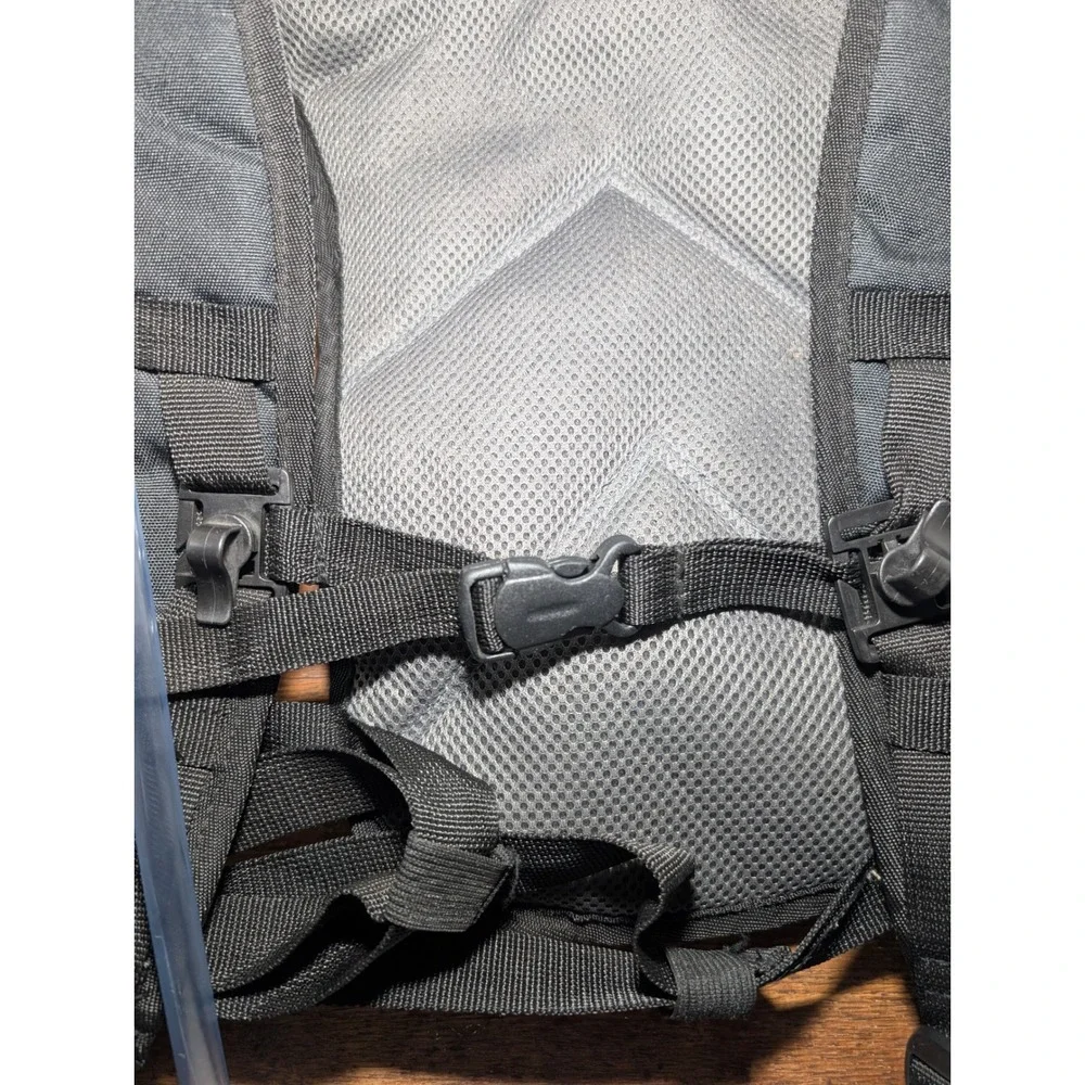 Pulse Hydration Backpack Unisex OS Black Good Active Outdoor Bungee Cord